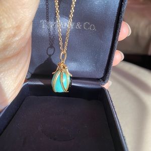 18 carat gold Turquoise necklace.